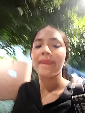 Sexy cloe outdoors online show from 03-04-26, 11:45