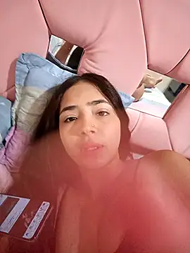 Sexy cloe outdoors online show from 03-15-26, 08:05