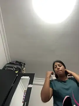 Sexy mia outdoors online show from 04-21-26, 08:10