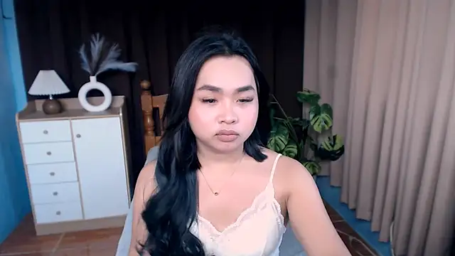 hoellygia online show from 03-11-26, 08:08