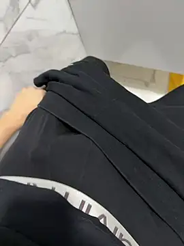 Snapshot of Vireontr1 chatting on 02-22-26, 04:41 Vireontr1 online show from 02-22-26, 04:41