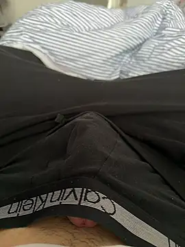 Snapshot of Vireontr1 chatting on 02-25-26, 07:30 Vireontr1 online show from 02-25-26, 07:30