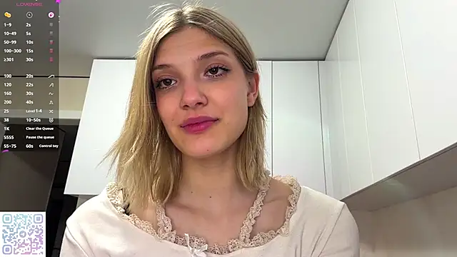 Carolini i online show from 05-30-26, 04:12