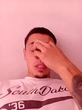 Snapshot of Cristianramos199 chatting on 02-28-26, 04:17 Cristianramos199 online show from 02-28-26, 04:17