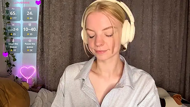 Snapshot of Marry_Sornatiko chatting on 06-19-26, 03:29 Marry Sornatiko online show from 06-19-26, 03:29