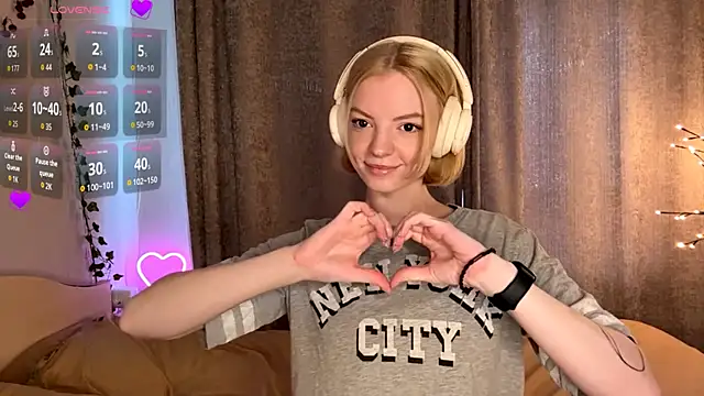 Snapshot of Marry_Sornatiko chatting on 05-28-26, 03:07 Marry Sornatiko online show from 05-28-26, 03:07