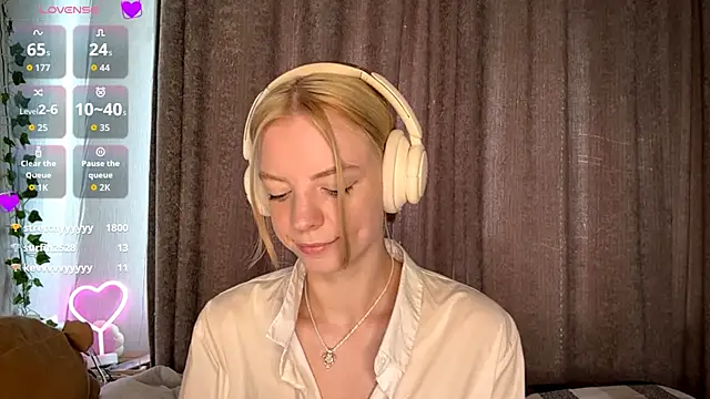 Snapshot of Marry_Sornatiko chatting on 06-21-26, 03:07 Marry Sornatiko online show from 06-21-26, 03:07