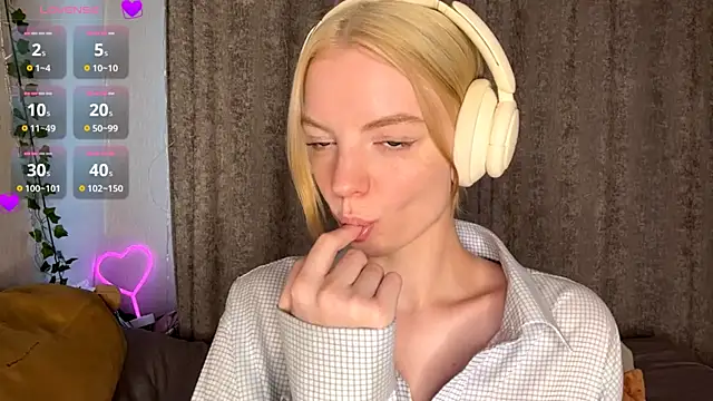 Snapshot of Marry_Sornatiko chatting on 06-24-26, 02:04 Marry Sornatiko online show from 06-24-26, 02:04