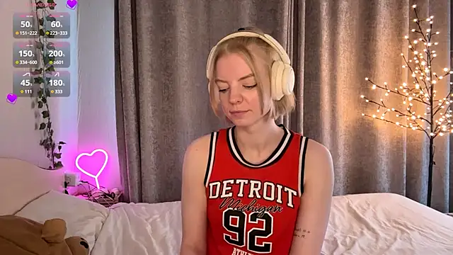 Snapshot of Marry_Sornatiko chatting on 05-10-26, 03:14 Marry Sornatiko online show from 05-10-26, 03:14