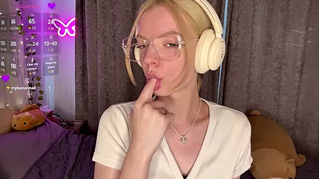 Snapshot of Marry_Sornatiko chatting on 07-12-26, 03:13 Marry Sornatiko online show from 07-12-26, 03:13