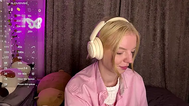 Snapshot of Marry_Sornatiko chatting on 07-16-26, 06:05 Marry Sornatiko online show from 07-16-26, 06:05