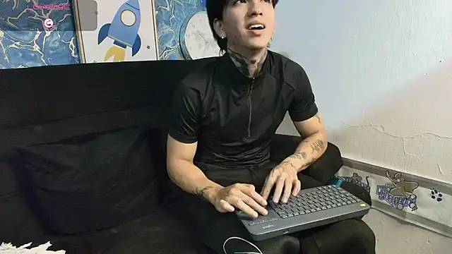 Snapshot of Tessarion_Black chatting on 05-27-26, 03:47 Tessarion Black online show from 05-27-26, 03:47