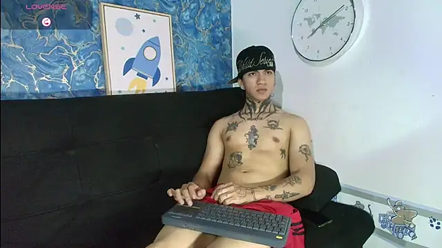Snapshot of Tessarion_Black chatting on 06-22-26, 07:16 Tessarion Black online show from 06-22-26, 07:16