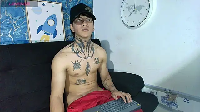 Snapshot of Tessarion_Black chatting on 06-24-26, 07:07 Tessarion Black online show from 06-24-26, 07:07