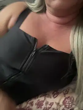 Snapshot of Nanda_loiragostosa chatting on 04-02-26, 10:49 Nanda loiragostosa online show from 04-02-26, 10:49