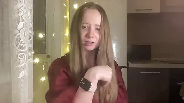 cutefoxieee online show from 04-13-26, 09:19