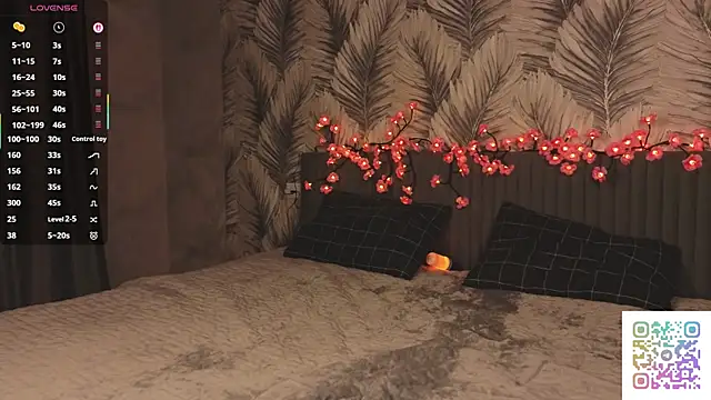 HinaVibe online show from 04-15-26, 02:21