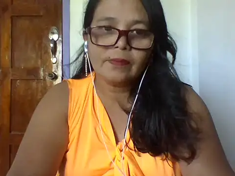 Snapshot of Flowerblossom123 chatting on 04-29-26, 05:33 Flowerblossom123 online show from 04-29-26, 05:33