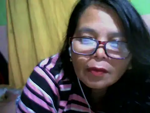 Snapshot of Flowerblossom123 chatting on 05-11-26, 04:04 Flowerblossom123 online show from 05-11-26, 04:04