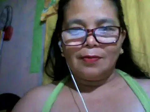 Snapshot of Flowerblossom123 chatting on 05-10-26, 02:30 Flowerblossom123 online show from 05-10-26, 02:30