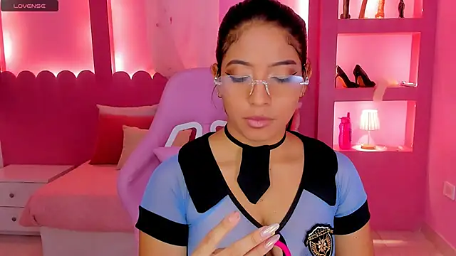 Snapshot of Holy_Lux chatting on 03-05-26, 11:18 Holy Lux online show from 03-05-26, 11:18