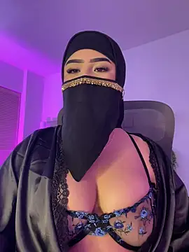 Snapshot of Yasmin_cute chatting on 07-06-26, 03:03 Yasmin cute online show from 07-06-26, 03:03