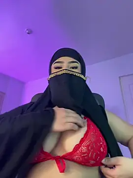 Snapshot of Yasmin_cute chatting on 06-12-26, 02:04 Yasmin cute online show from 06-12-26, 02:04