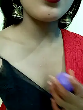 CuteShruti online show from 04-14-26, 04:28