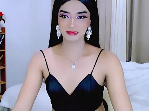 Queeny Cassandra online show from 05-23-26, 06:12