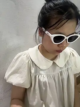 Snapshot of Nancyk6 chatting on 04-23-26, 04:19 Nancyk6 online show from 04-23-26, 04:19