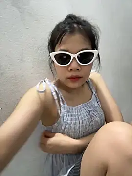 Snapshot of Nancyk6 chatting on 05-14-26, 04:15 Nancyk6 online show from 05-14-26, 04:15