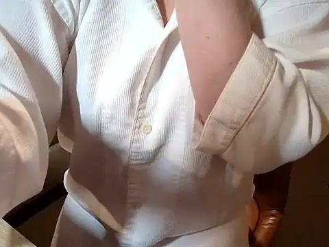 Snapshot of emi_chan_7 chatting on 06-03-26, 01:12 emi chan 7 online show from 06-03-26, 01:12