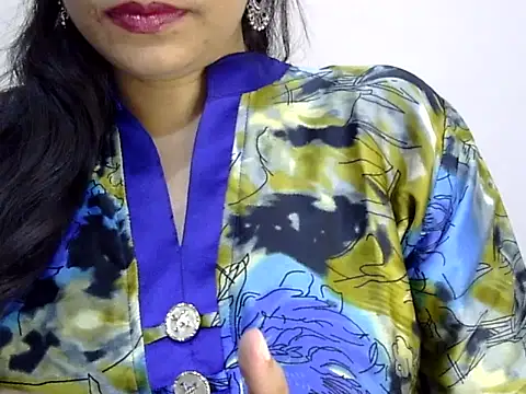 Neha Sharma2 online show from 04-18-26, 11:34