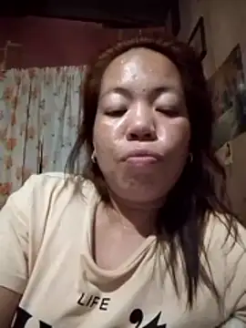 sweet lhyn online show from 05-22-26, 01:09
