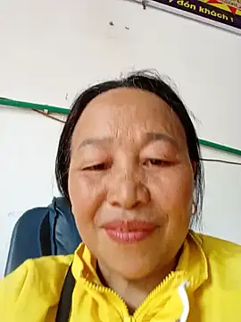 heesuu11 online show from 05-20-26, 02:41