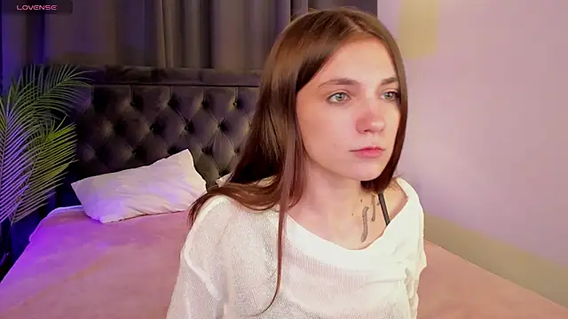 Snapshot of Ella_Fex chatting on 05-11-26, 12:06 Ella Fex online show from 05-11-26, 12:06