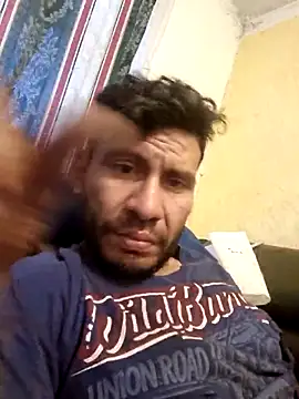 Snapshot of boyp3netrat0r chatting on 05-05-26, 10:51 boyp3netrat0r online show from 05-05-26, 10:51