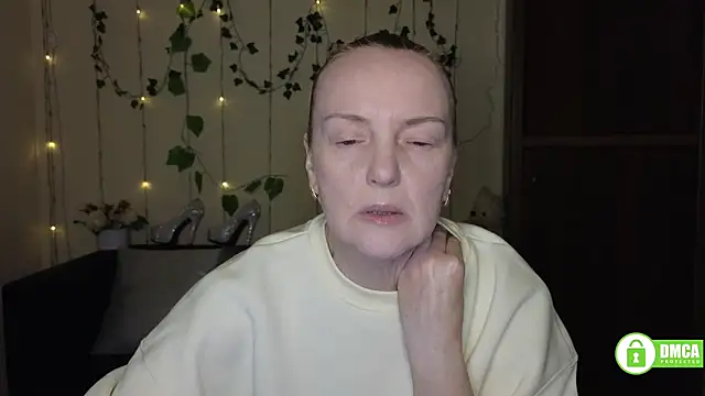 Snapshot of Bella_soulmate chatting on 03-14-26, 12:22 Bella soulmate online show from 03-14-26, 12:22