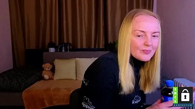 Snapshot of Bella_soulmate chatting on 03-20-26, 12:28 Bella soulmate online show from 03-20-26, 12:28