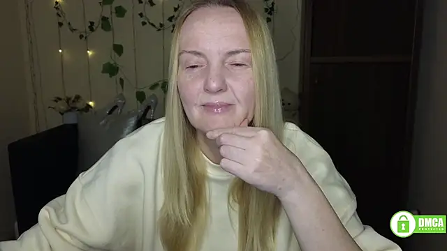 Snapshot of Bella_soulmate chatting on 03-16-26, 06:28 Bella soulmate online show from 03-16-26, 06:28