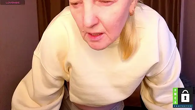 Snapshot of Bella_soulmate chatting on 03-25-26, 06:35 Bella soulmate online show from 03-25-26, 06:35