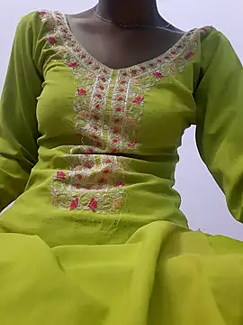 Snapshot of Karishma_88 chatting on 02-25-26, 05:18 Karishma 88 online show from 02-25-26, 05:18