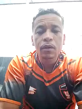 Snapshot of Rodr_go14 chatting on 06-15-26, 10:48 Rodr go14 online show from 06-15-26, 10:48