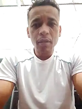 Snapshot of Rodr_go14 chatting on 06-12-26, 04:27 Rodr go14 online show from 06-12-26, 04:27