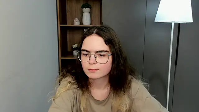 Snapshot of MyrlZangger chatting on 02-25-26, 08:36 MyrlZangger online show from 02-25-26, 08:36