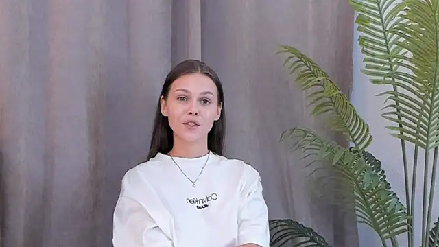 Snapshot of EarthaLevra chatting on 02-24-26, 12:06 EarthaLevra online show from 02-24-26, 12:06