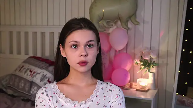 EarthaLevra online show from 04-09-26, 06:36