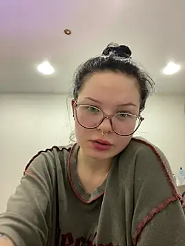 Snapshot of CindyMil chatting on 05-22-26, 06:28 CindyMil online show from 05-22-26, 06:28