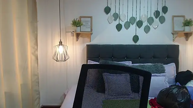 Emma hassani online show from 03-31-26, 02:30