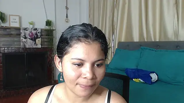 Emma hassani online show from 05-19-26, 06:59